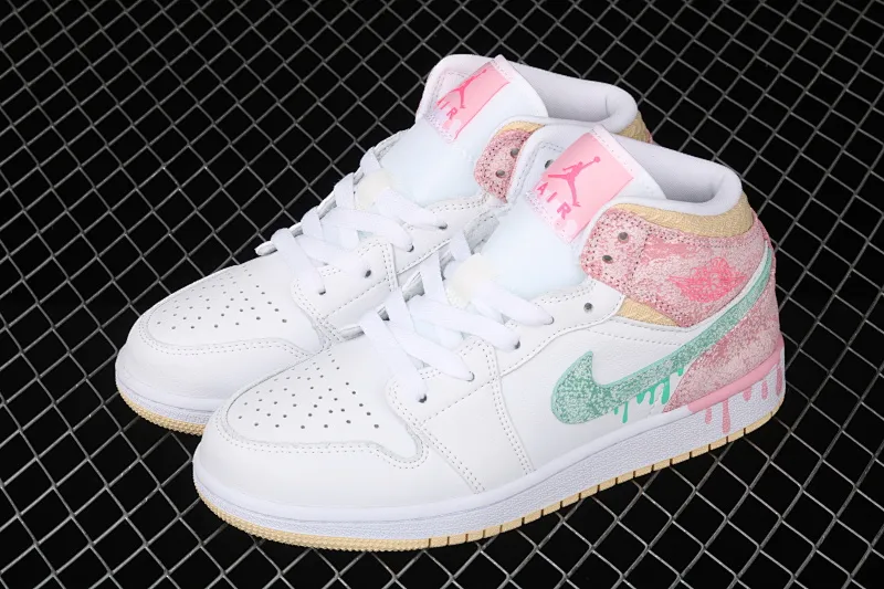 All categories Air Jordan Jordan series basketball shoes Air Jordan 1 Mid Air Jordan 1 Mid GS AJ1 Joe 1 Ice Cream Zhongbang Basketball Shoes DD1666-100